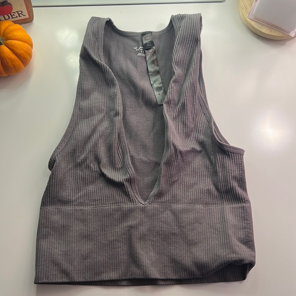 gray crop top